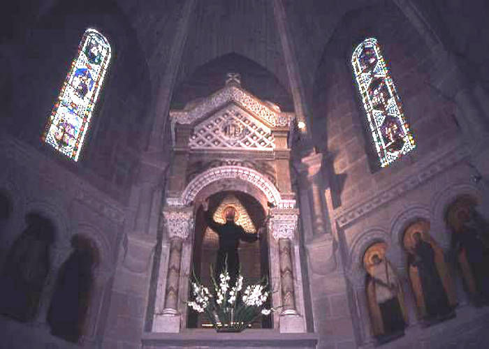 Interior Basilica Castillo de Javier